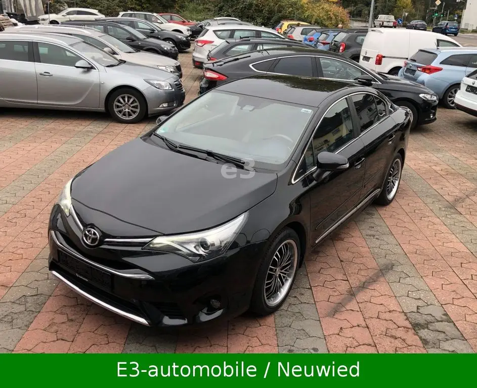 Photo 1 : Toyota Avensis 2015 Essence