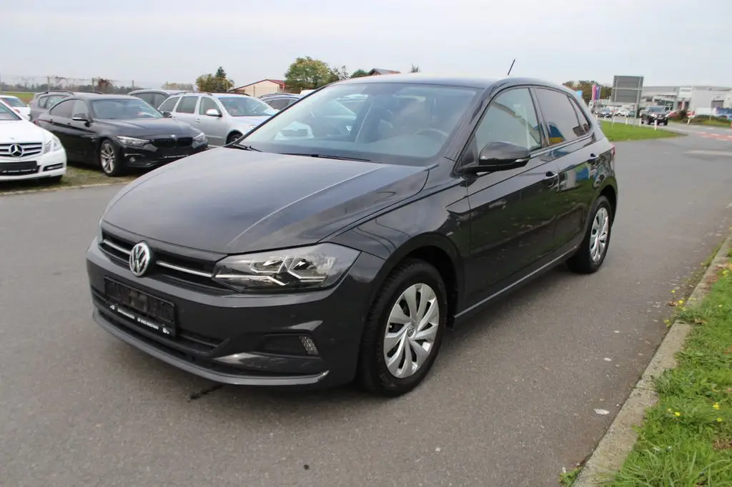 Photo 1 : Volkswagen Polo 2018 Petrol