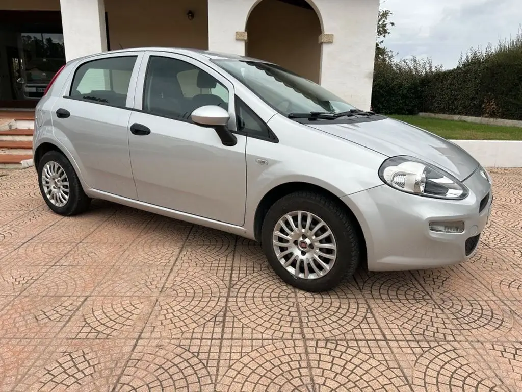 Photo 1 : Fiat Punto 2015 Essence