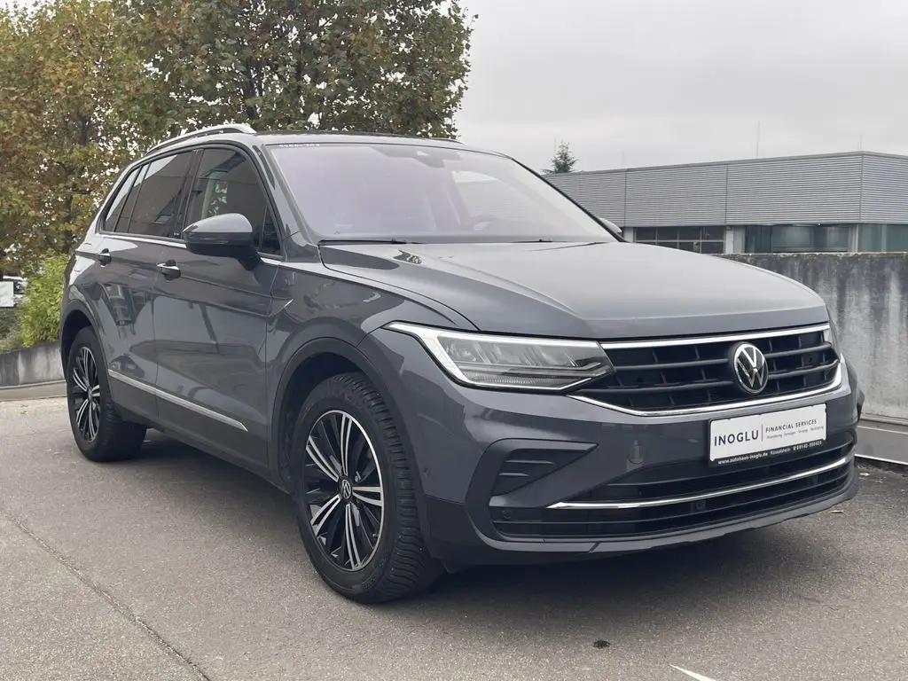 Photo 1 : Volkswagen Tiguan 2023 Essence