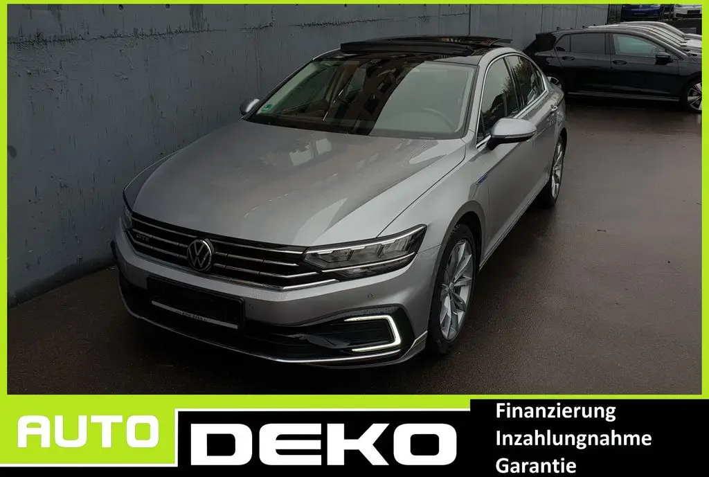 Photo 1 : Volkswagen Passat 2021 Hybride