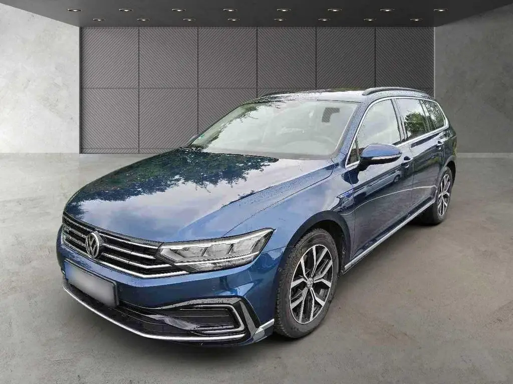 Photo 1 : Volkswagen Passat 2020 Hybride