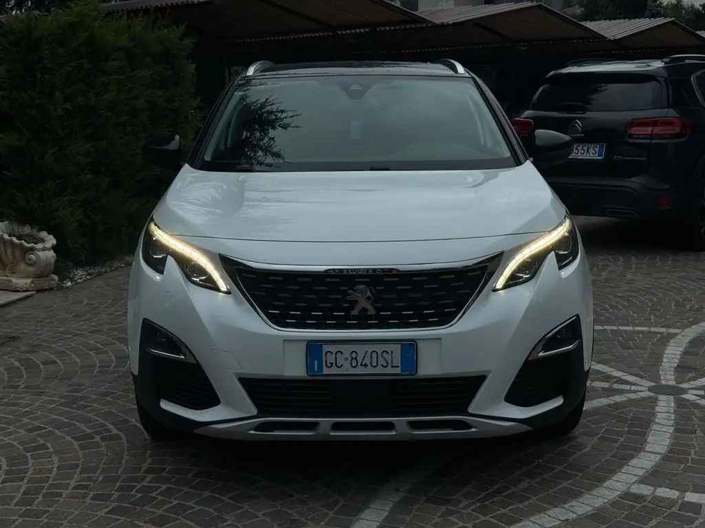 Photo 1 : Peugeot 3008 2019 Diesel