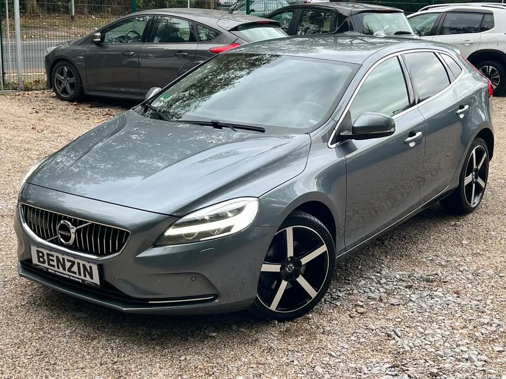 Photo 1 : Volvo V40 2017 Petrol