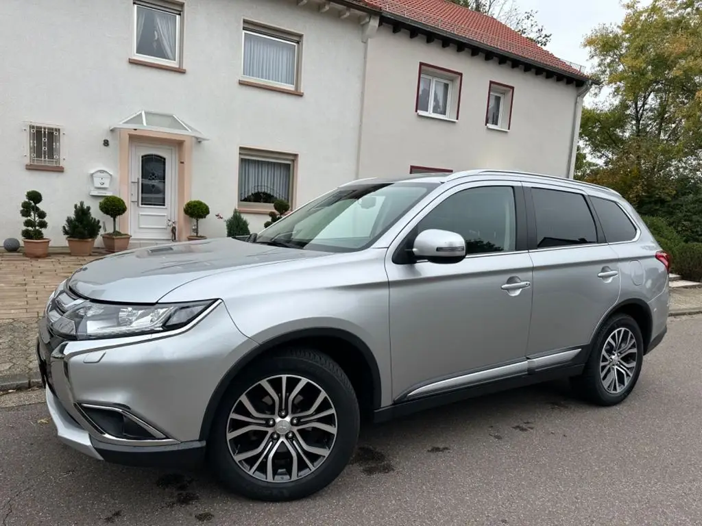 Photo 1 : Mitsubishi Outlander 2019 Diesel