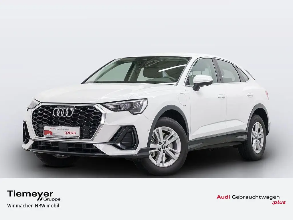 Photo 1 : Audi Q3 2022 Hybrid