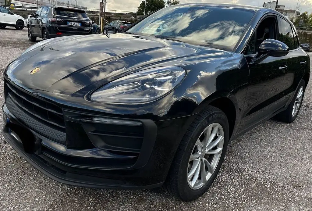 Photo 1 : Porsche Macan 2022 Essence