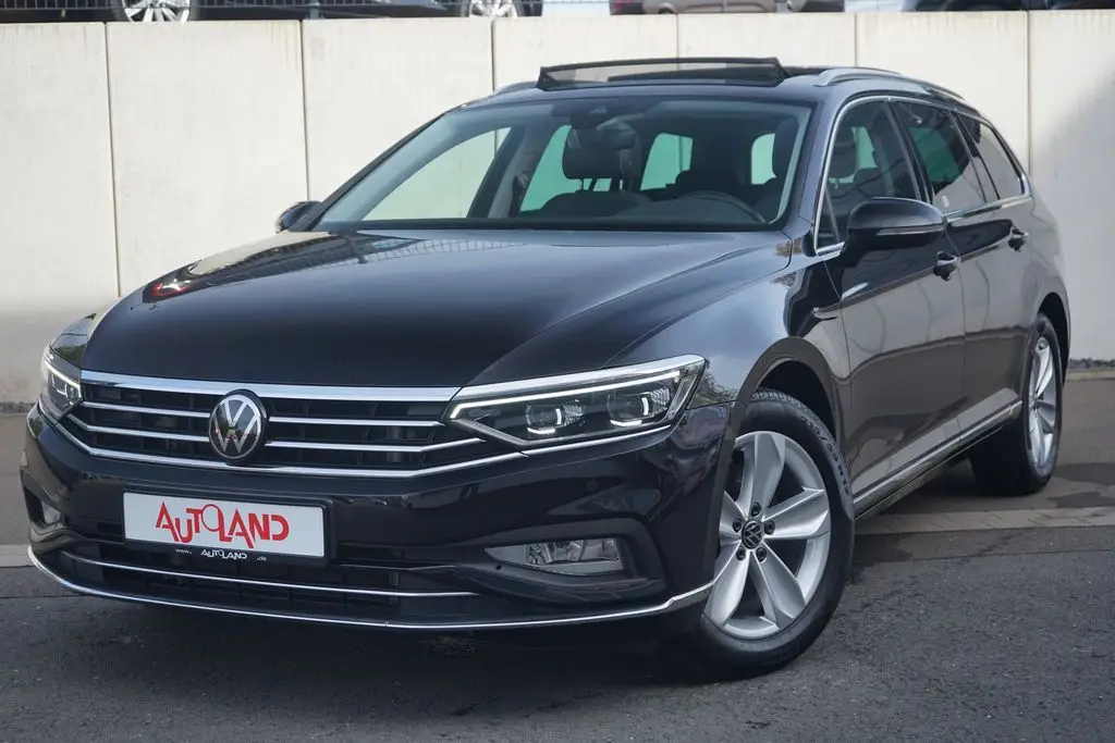 Photo 1 : Volkswagen Passat 2021 Essence