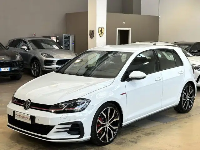 Photo 1 : Volkswagen Golf 2019 Essence