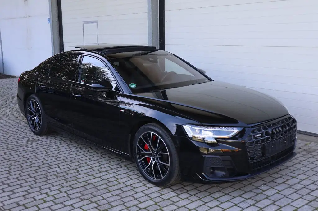 Photo 1 : Audi A8 2023 Hybride