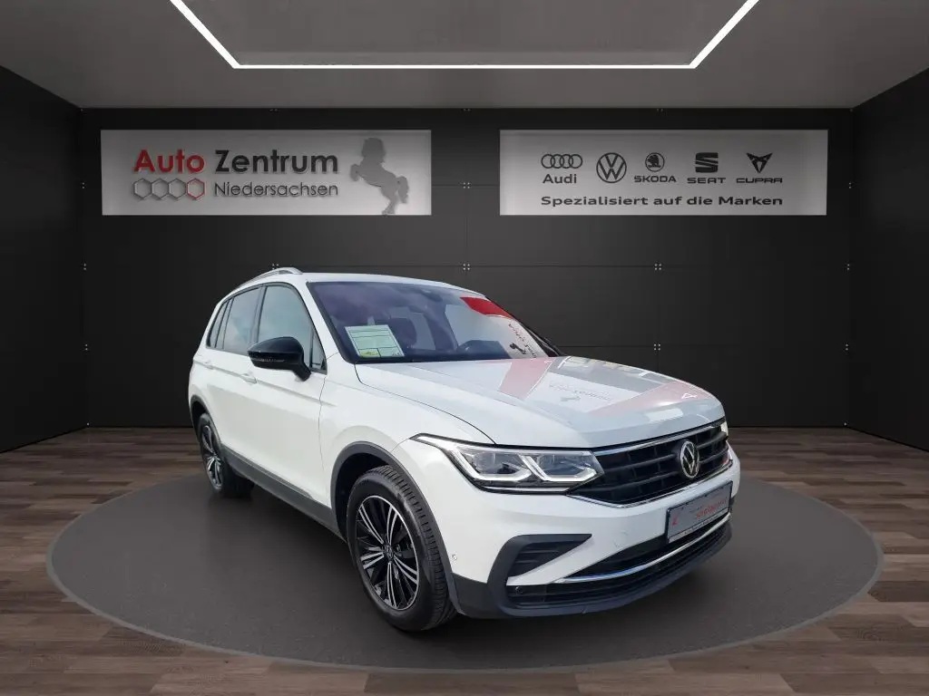 Photo 1 : Volkswagen Tiguan 2021 Essence