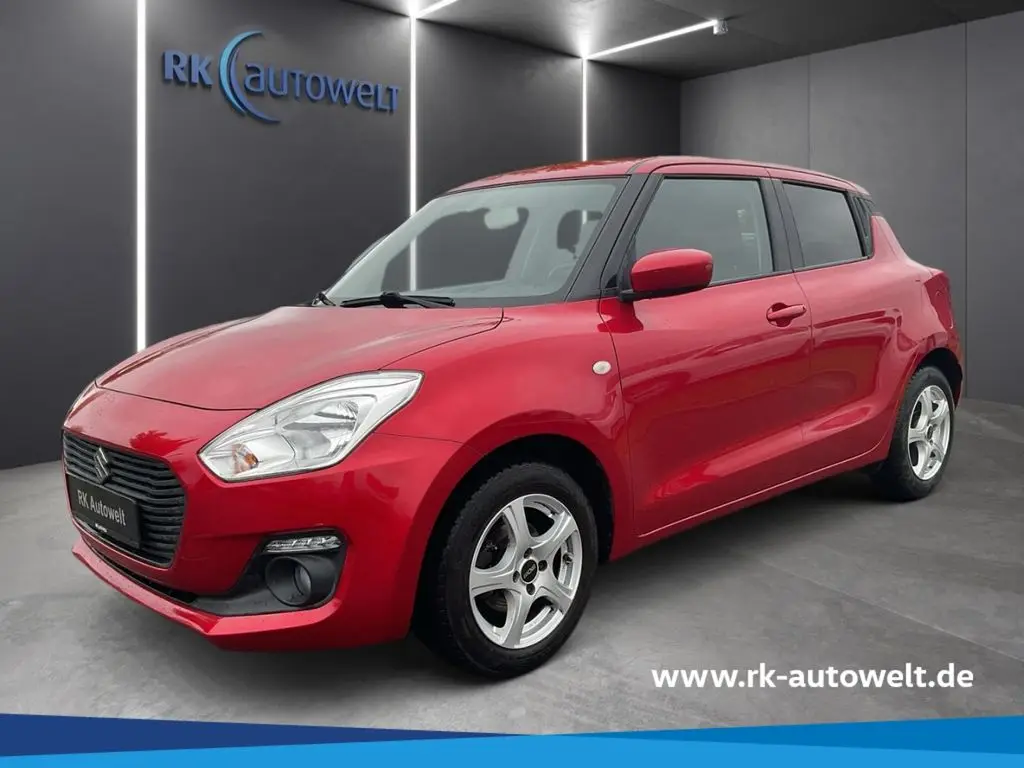 Photo 1 : Suzuki Swift 2017 Petrol