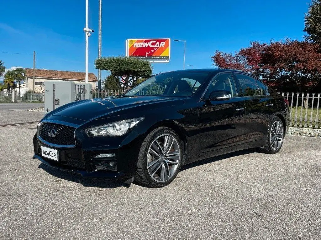 Photo 1 : Infiniti Q50 2015 Diesel