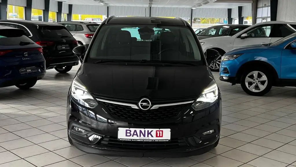 Photo 1 : Opel Zafira 2017 Petrol