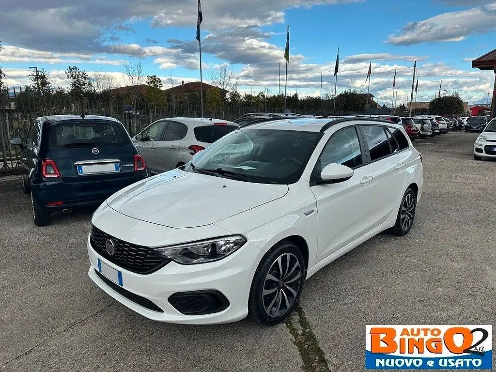 Photo 1 : Fiat Tipo 2018 Petrol