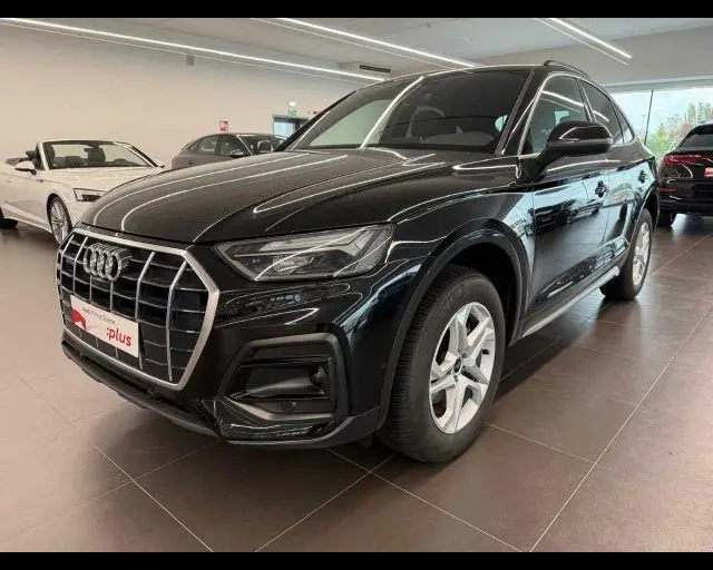 Photo 1 : Audi Q5 2024 Hybrid