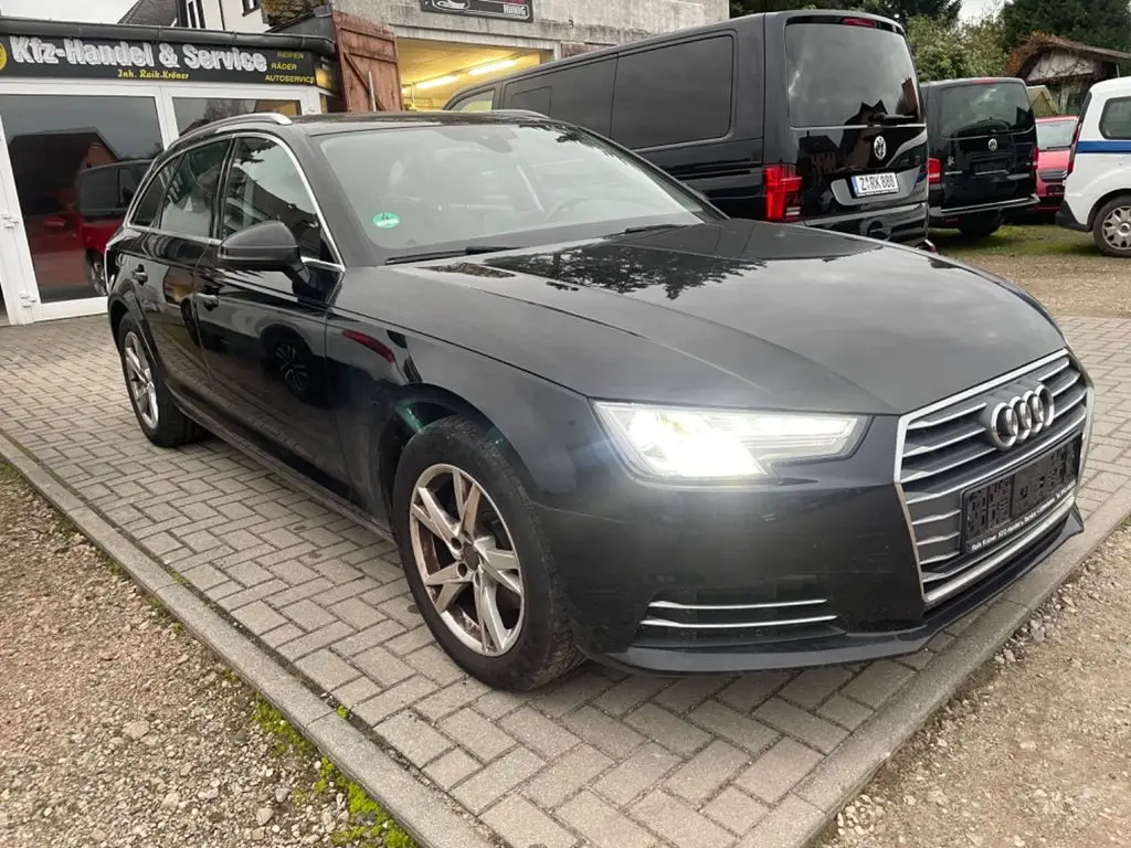 Photo 1 : Audi A4 2016 Petrol