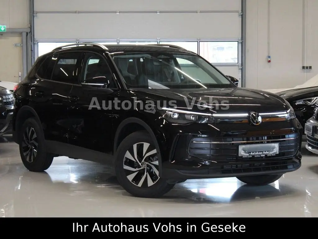 Photo 1 : Volkswagen Tiguan 2024 Petrol