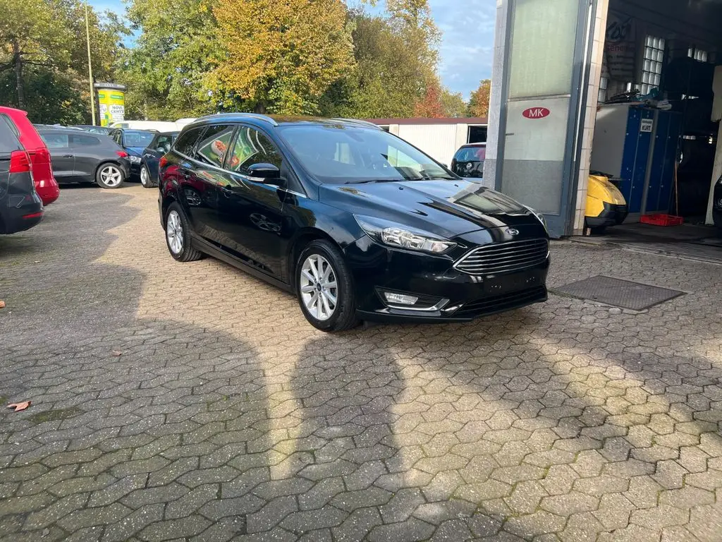 Photo 1 : Ford Focus 2017 Petrol