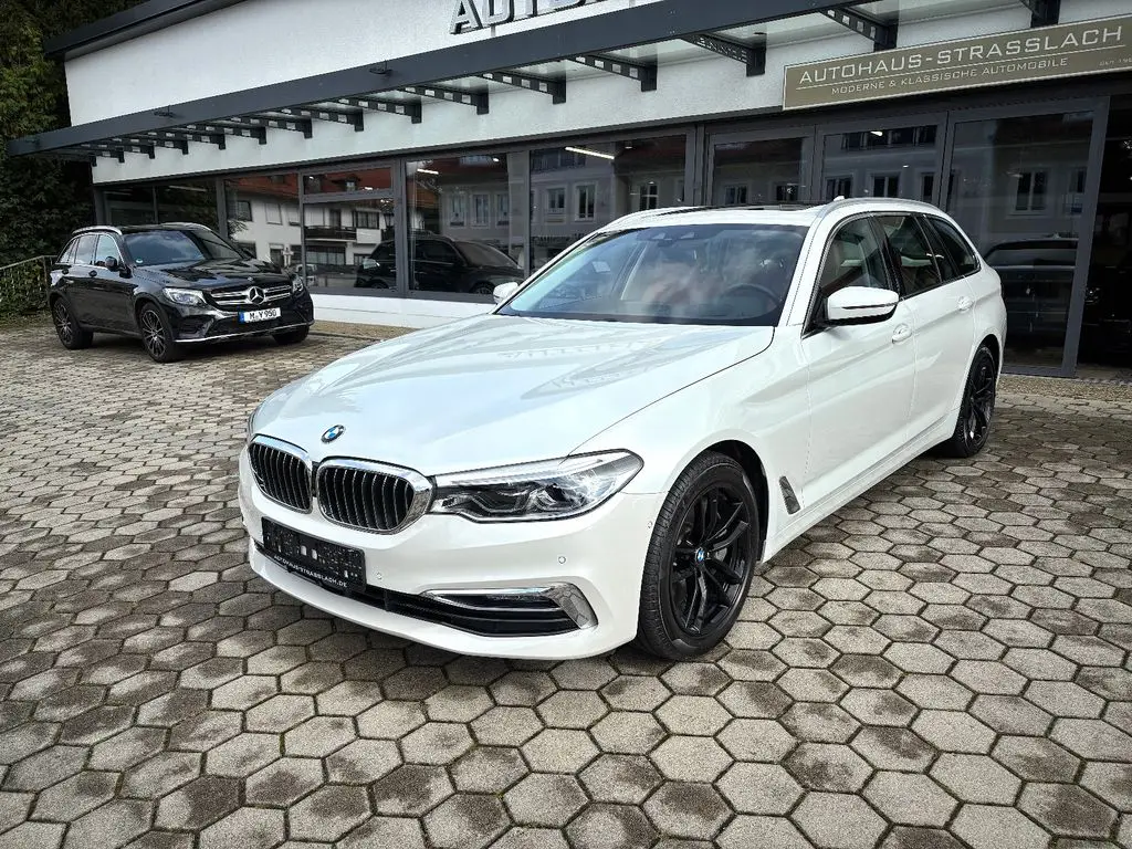 Photo 1 : Bmw Serie 5 2019 Essence