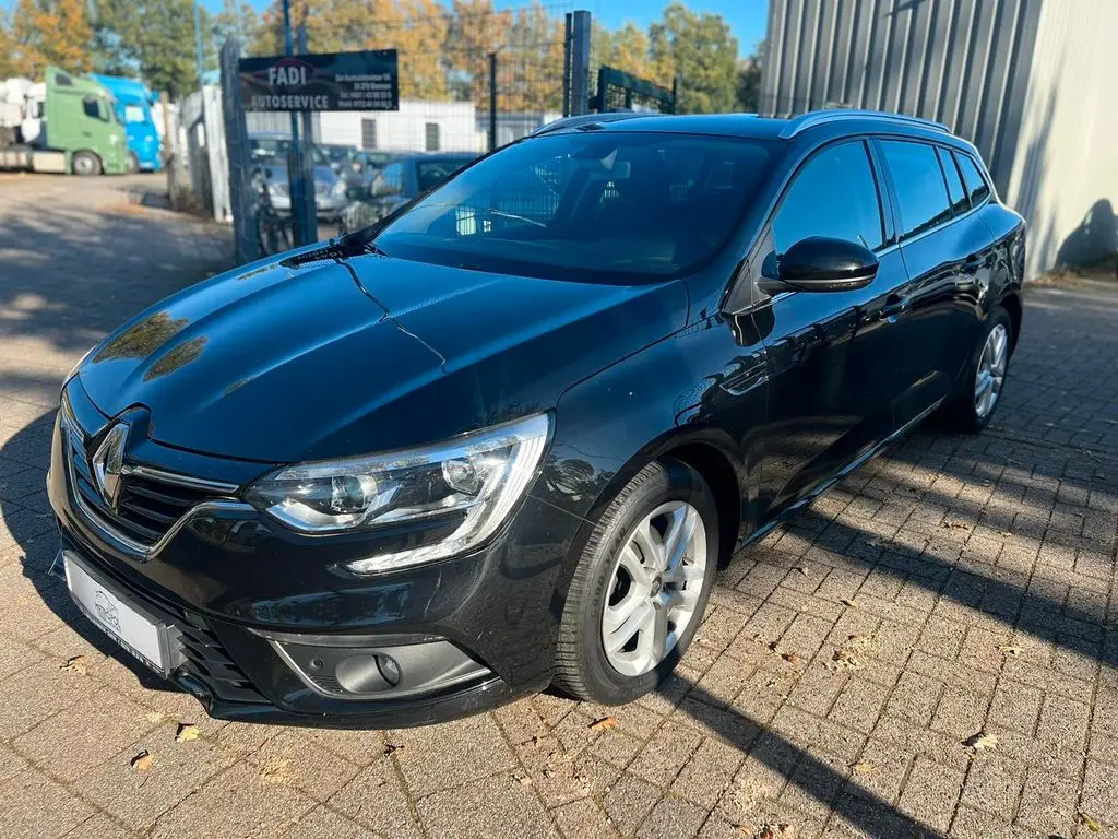 Photo 1 : Renault Megane 2018 Petrol