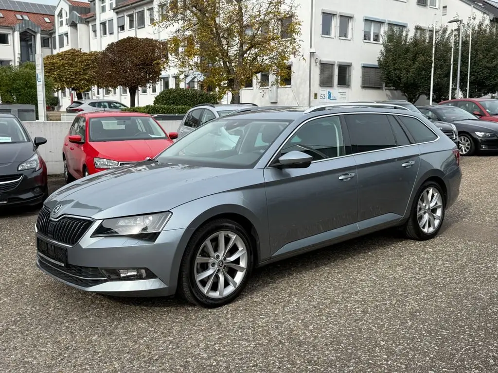 Photo 1 : Skoda Superb 2016 Diesel