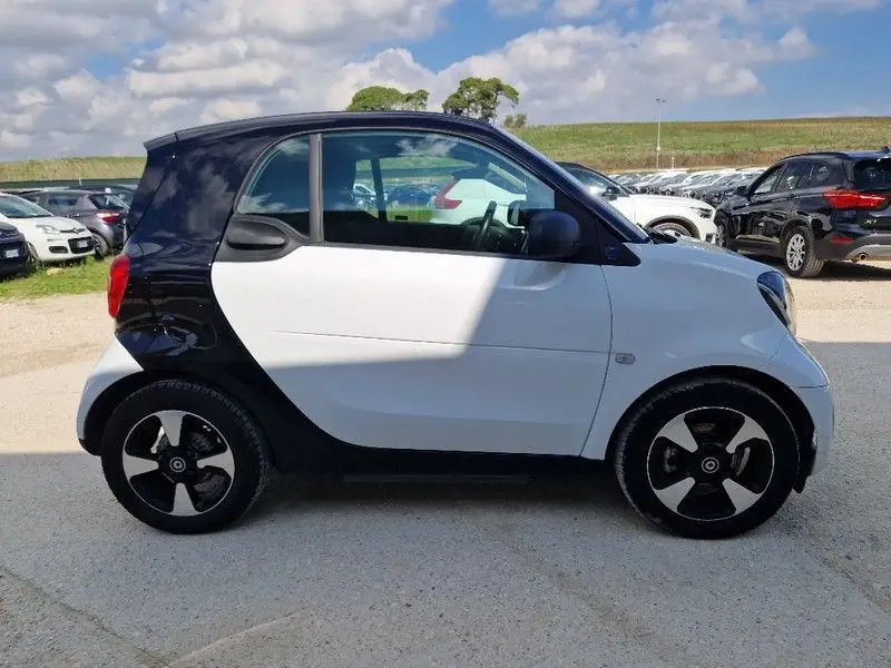 Photo 1 : Smart Fortwo 2021 Non renseigné