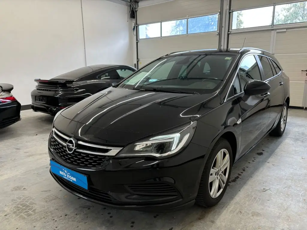 Photo 1 : Opel Astra 2018 Essence