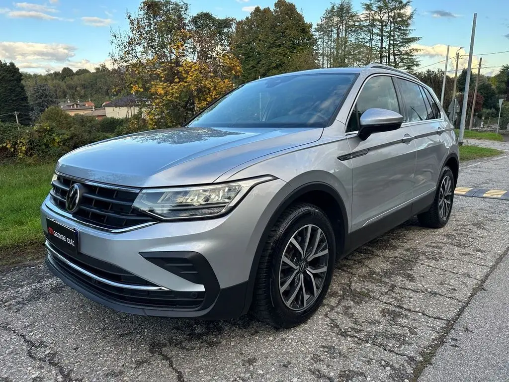 Photo 1 : Volkswagen Tiguan 2021 Essence