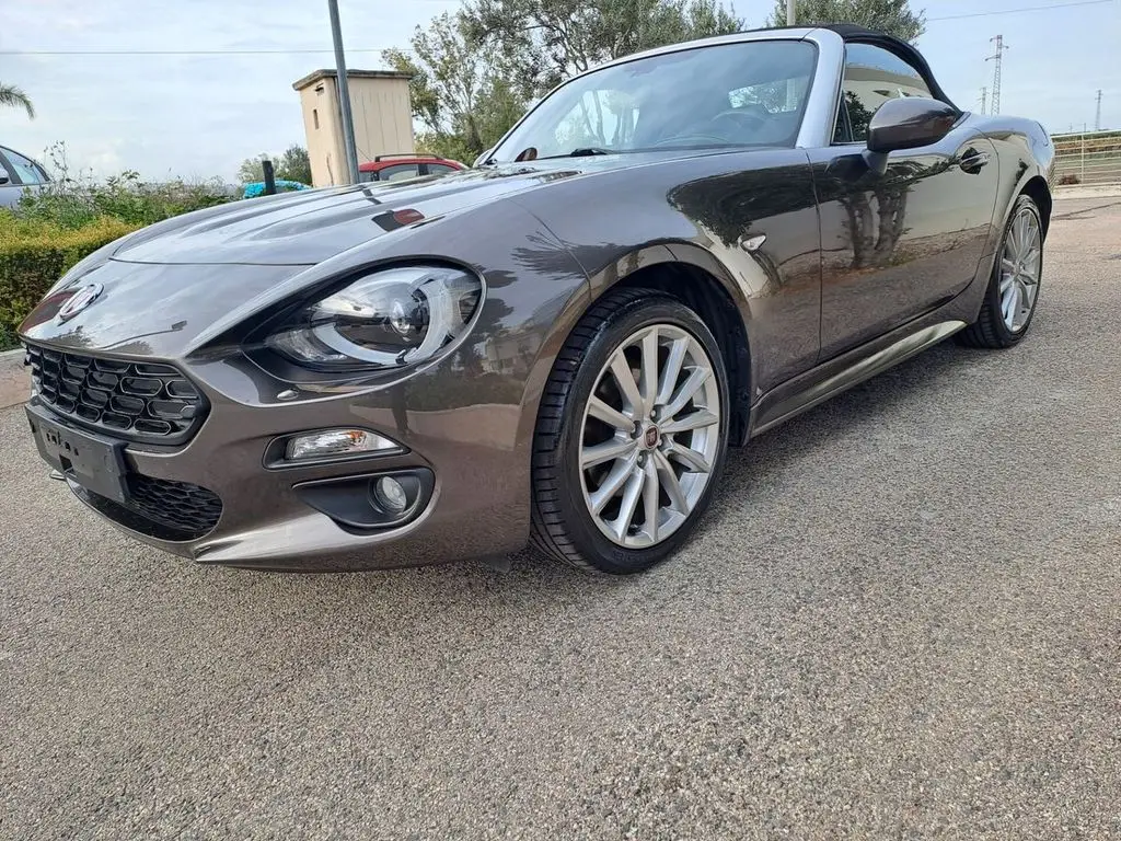 Photo 1 : Fiat 124 Spider 2017 Petrol