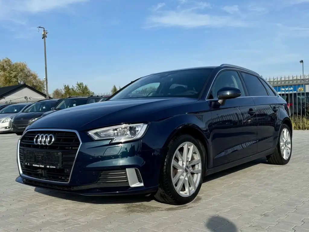 Photo 1 : Audi A3 2017 Petrol