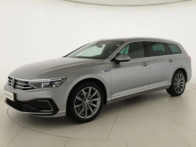 Photo 1 : Volkswagen Passat 2023 Autres