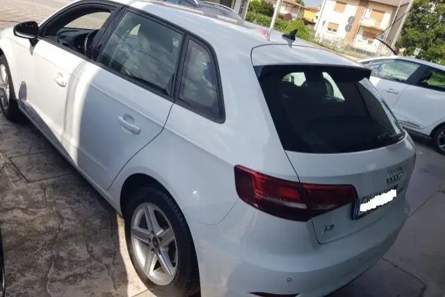 Photo 1 : Audi A3 2019 Diesel