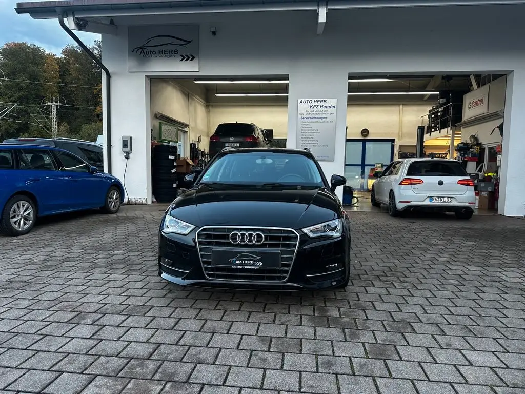 Photo 1 : Audi A3 2015 Petrol