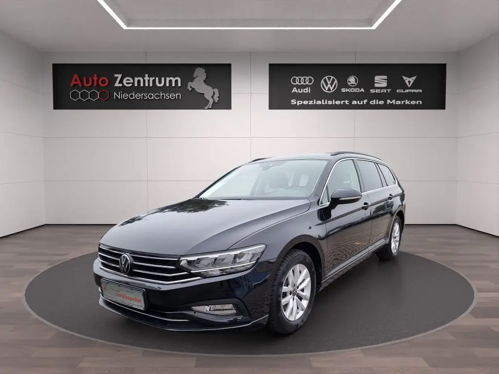 Photo 1 : Volkswagen Passat 2023 Essence