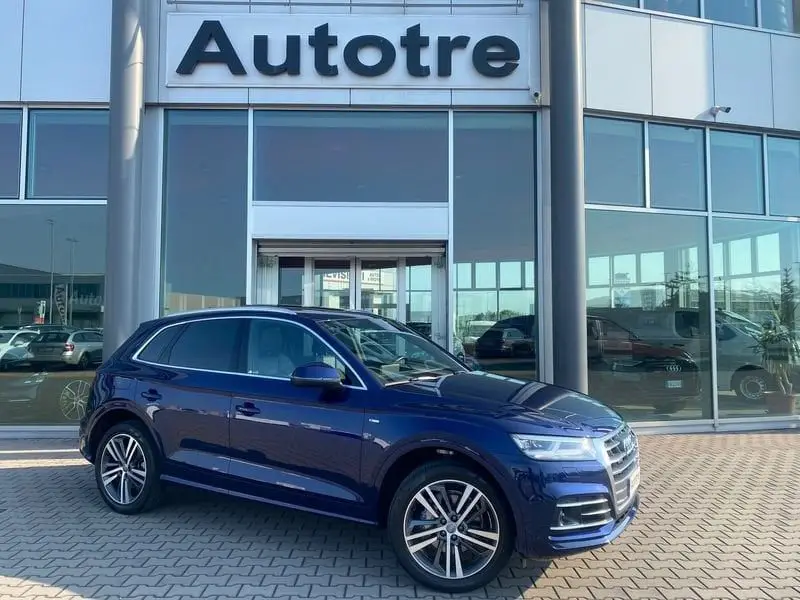 Photo 1 : Audi Q5 2020 Hybride