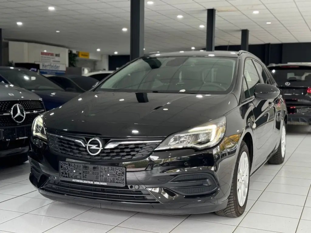 Photo 1 : Opel Astra 2020 Essence