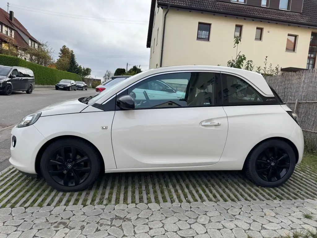 Photo 1 : Opel Adam 2016 Petrol