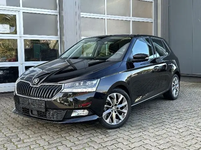 Photo 1 : Skoda Fabia 2021 Petrol