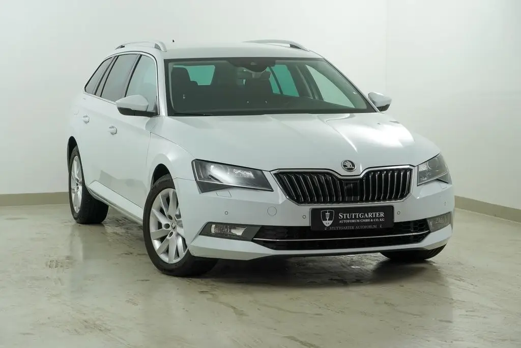 Photo 1 : Skoda Superb 2018 Petrol