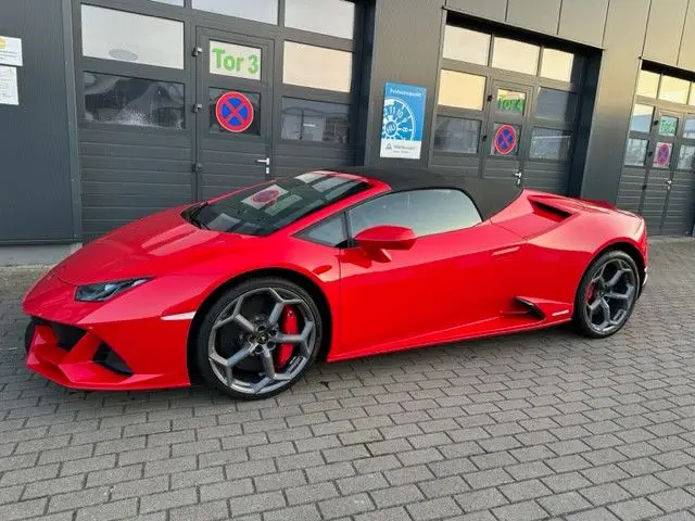 Photo 1 : Lamborghini Huracan 2023 Essence