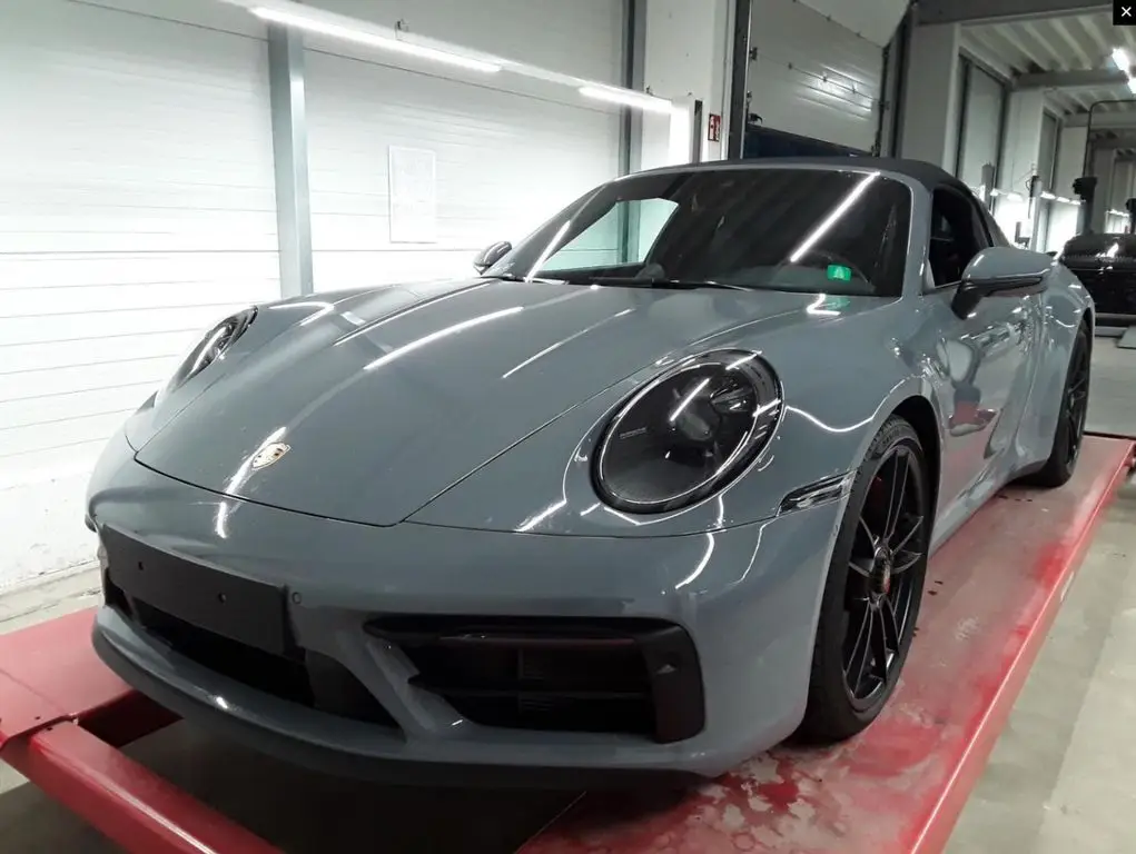 Photo 1 : Porsche 992 2023 Essence