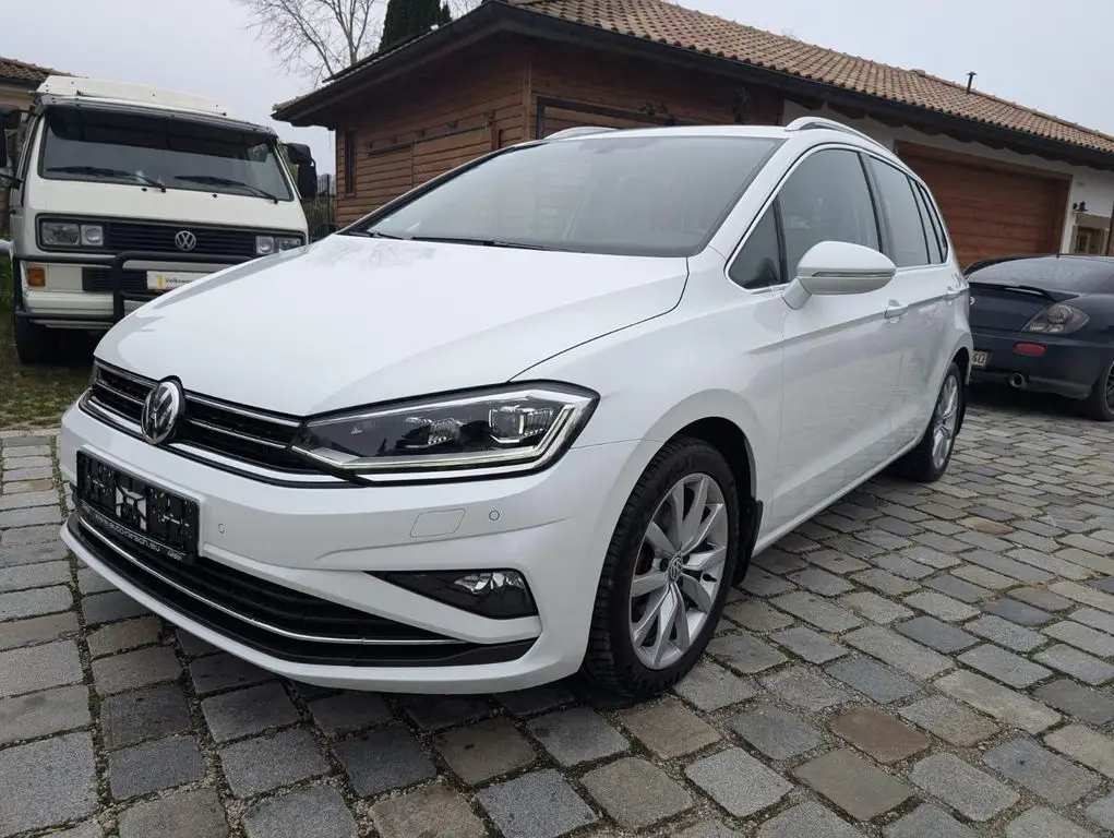 Photo 1 : Volkswagen Golf 2018 Petrol