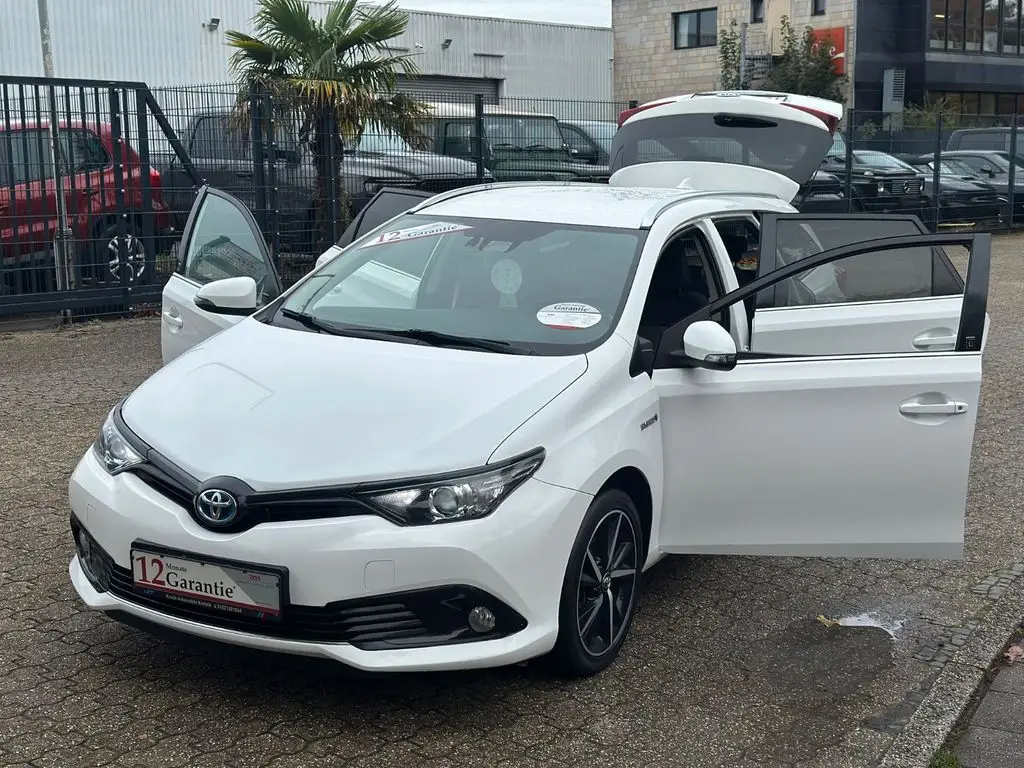 Photo 1 : Toyota Auris 2018 Hybride