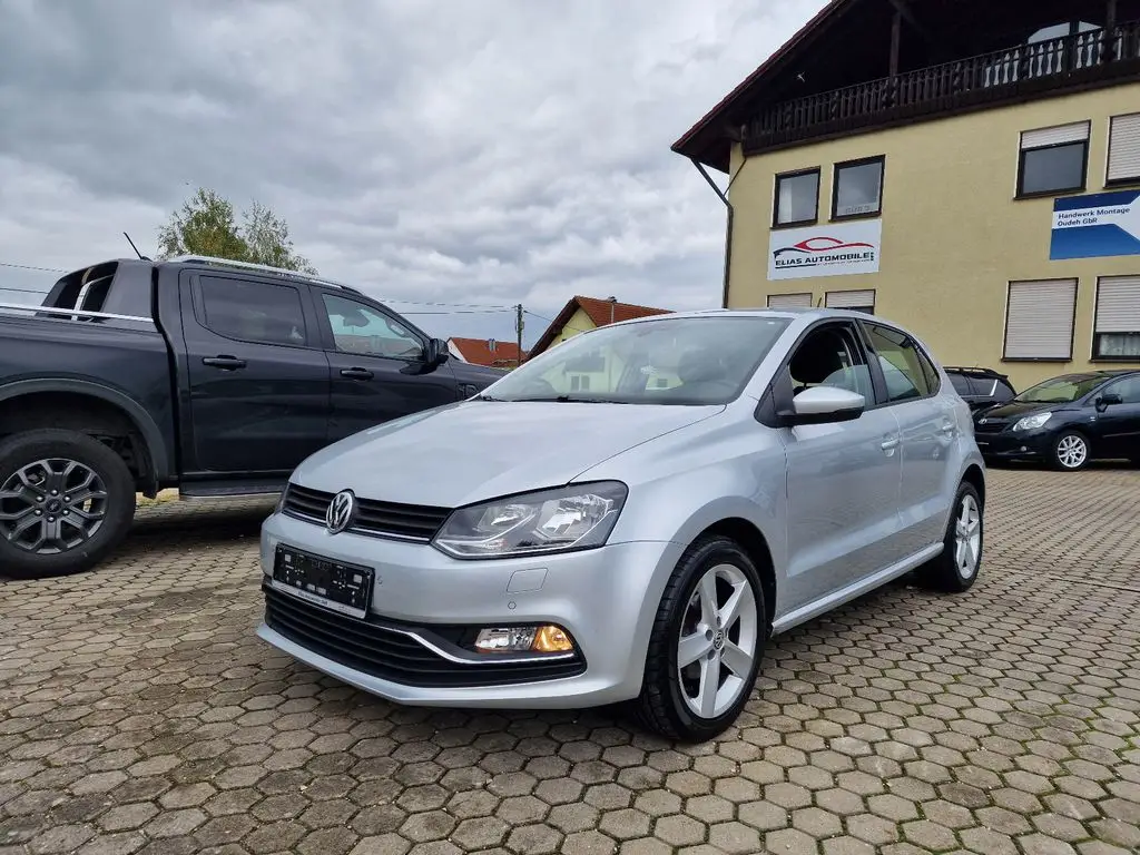 Photo 1 : Volkswagen Polo 2015 Petrol