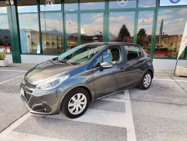 Photo 1 : Peugeot 208 2016 Diesel