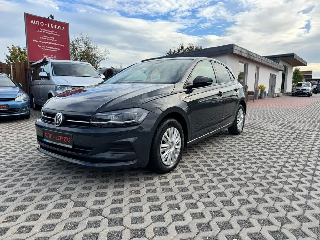 Photo 1 : Volkswagen Polo 2018 Petrol