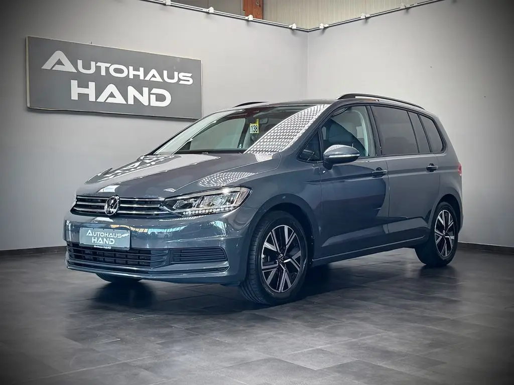 Photo 1 : Volkswagen Touran 2023 Essence