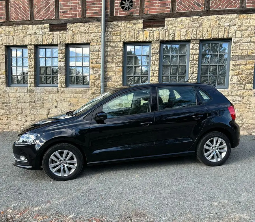 Photo 1 : Volkswagen Polo 2016 Petrol