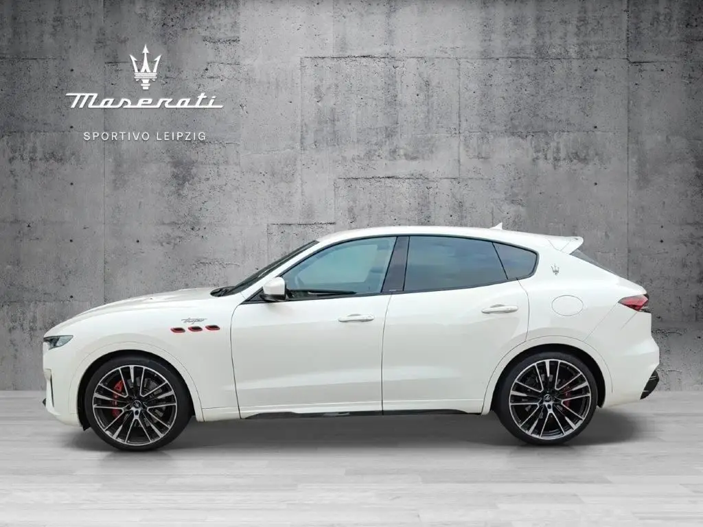 Photo 1 : Maserati Levante 2021 Essence